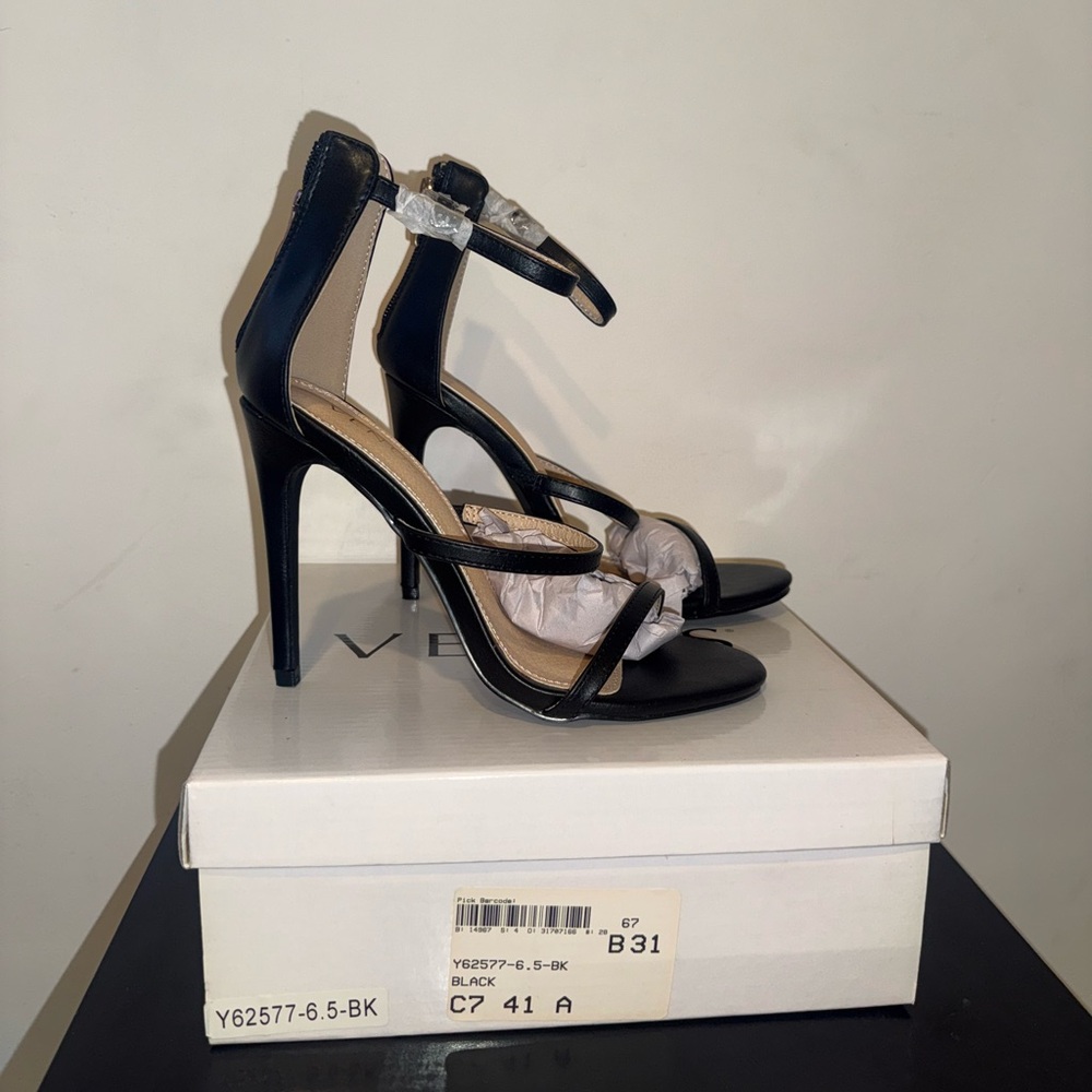 Venus Black High Heel Sandals size 6.5 woman’s
